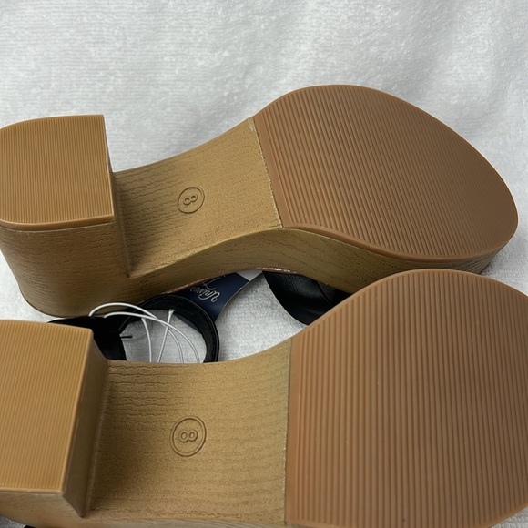 Universal threads, black platform, sandals, chunky heel - Picture 5 of 7